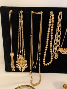 lot 405 image: Misc. Costume Jewelry Lot - Gold Tones
