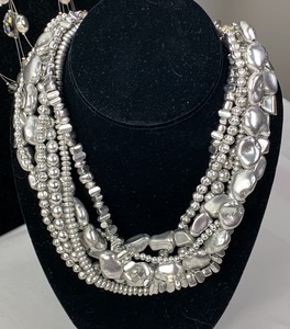 lot 414 image: Misc. Costume Jewelry Lot - AquaTurquoise, Gold and Silver Tones