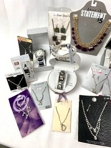 lot 455 image: Misc. Costume Jewelry and Watches II - A Blast From The Past