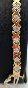 lot 14 image: 7.25 Diamond Tennis Bracelet