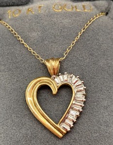 lot 52 image: Diamond Heart Pendant in 10K Yellow Gold w Chain, New and Sealed in Box