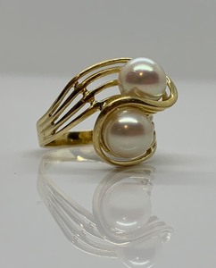 lot 70 image: 14K Yellow Gold Ring w2 Large Real Pearls, Size 7-14