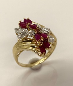 lot 104 image: 10K Yellow Gold Ring w 9 Marquis-Cut (Assumed) Rubies and (Assumed) Diamond Chips,  Size 7-12