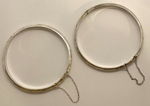lot 121 image: Set of 2 Sterling Silver Hinged Bangle Bracelets