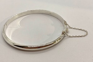 lot 122 image: Sterling Silver Hinged Bangle Bracelet
