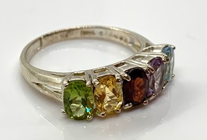 lot 158 image: Sterling Silver Ring w 5 Oval Stones in Assorted Colors, Size 7-12, Original Tag
