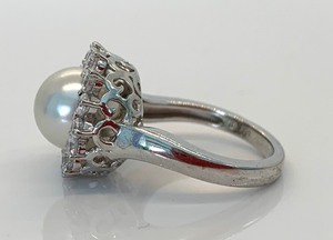 lot 190 image: Sterling Silver Ring w Pearl and Simulated Diamonds, Size 7