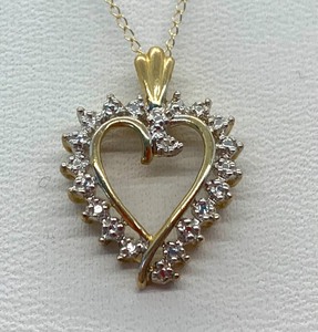 lot 73 image: (Assumed) Diamond Heart Necklace in 10K Yellow Gold w 18 Chain, Original Tag