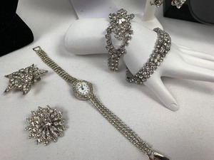 lot 220 image: Vintage Rhinestone Pieces II, Including a Weiss Brooch