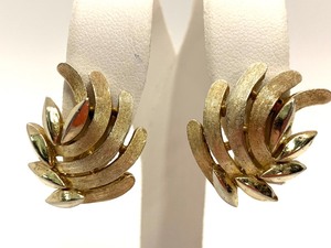 lot 233 image: Collectible Vintage Crown Trifari  Clip-On Earrings, Lot B - 3 Pair