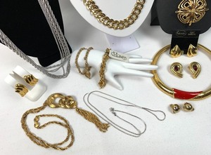lot 241 image: Monet Jewelry II