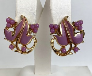 lot 246 image: Vintage Coro Clip-On Earrings - 4 Pair