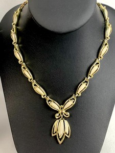 lot 250 image: Sarah Coventry I