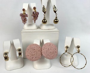 lot 271 image: Vintage Clip-On Earrings  - Gold Hoops, Beads and Jewels, 5 Pair