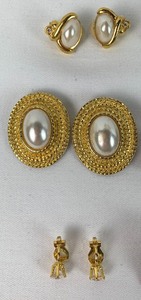 lot 286 image: Assorted Clip-On Earring Pairs - Group A - 22 Pairs