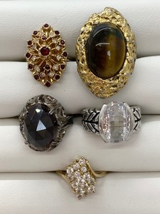 lot 299 image: Fashion Rings, Size 5-14 to 5-34 - 5 Rings