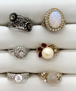 lot 301 image: Fashion Rings, Size 6 - 6 Rings Including an Elegant Pearl and Ruby Ring