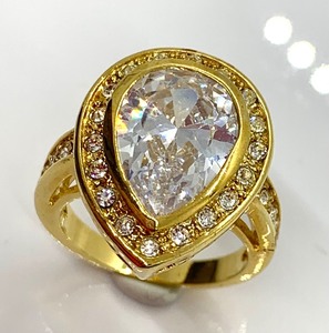 lot 315 image: Fashion Rings, Size 7-14, Group A - 4 Rings