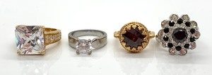 lot 318 image: Fashion Rings, Size 7-12, Group A - 4 Rings