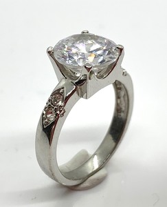 lot 319 image: Fashion Rings, Size 7-12, Group B - 4 Rings