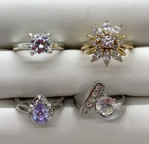 lot 322 image: Fashion Rings, Size 7-34, Group C - 4 Rings