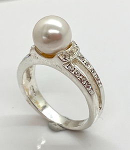 lot 215 image: Two Sterling Silver Rings w Gems, Size 7-14