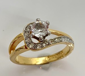 lot 324 image: Fashion Rings, Size 8, Group B - 7 Rings
