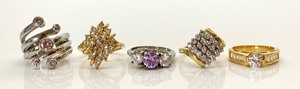 lot 328 image: Fashion Rings, Size 8-14, Group B - 5 Rings