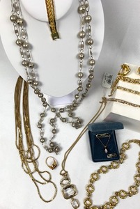 lot 347 image: Better Costume Jewelry - Park Avenue
