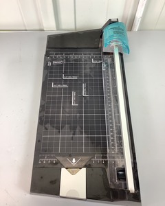 lot 298 image: Staples Paper Cutter