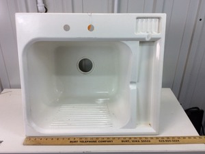 lot 273 image: Laundry Tub