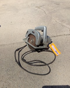 lot 331 image: Circular Saw