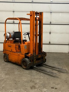 lot 2 image: Yale Commercial LP-Gas Forklift