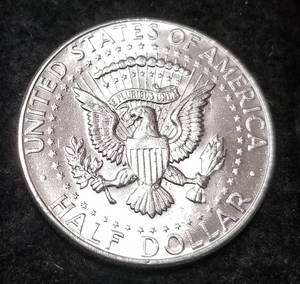 lot 29 image: 1964 KENNEDY HALF DOLLAR BU-UNC