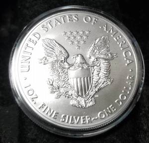 lot 48 image: 2021 AMERICAN SILVER EAGLE 1 TROY OZ. .999 FINE SILVER IN AIRTITE