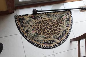lot 20 image: Lot of (2) Entrance Area Rugs