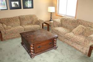 lot 26 image: Living Room Couch and Love Seat