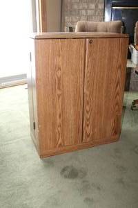 lot 32 image: Wood Cabinet 2-Door 22-12Wx 11-12Dx30H