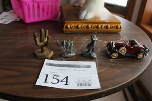 lot 154 image: Lot of (4) Decorative Figurines - Metal Cactus, Metal Donkey, Metal Man, Old fashioned Car