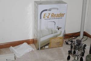lot 76 image: E-Z Reader Indoor Sunlight Lamp with Adjustable Neck (in box)