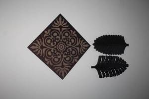 lot 55 image: Wood Wall Dcor 4-Piece - Decorative Square, Fan Leaves, Wall-Mount Vase