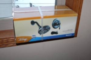 lot 54 image: Tuscany Marianna Collection Single Handle Tub & Shower Faucet Oil Rubbed Bronze (in box)