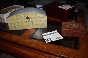 lot 82 image: Lot of (2) Wood Jewelry Boxes with Hinged Lid