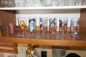 lot 174 image: Lot of (8) Glassware - Collectors Glasses, Shot Glasses (x2)
