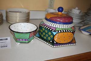 lot 164 image: Lot of (3) Prospero DesignWorks Dishware - Cookie Jar with Lid, Hexagon Tray, Bowl