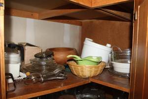 lot 175 image: Kitchenware - Hand Mixer, Bowls, Coffee Pot, Ash Trays, Wicker Basket, Misc. Kitchenware