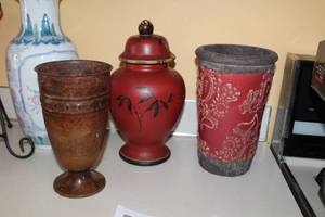 lot 189 image: Lot of (3) Decorative Table Vases