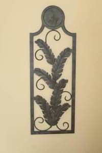 lot 160 image: Leaves Metal Wall Dcor 16-12Wx47H
