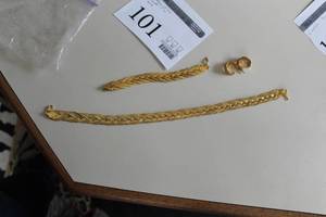 lot 101 image: Womens Jewelry - Gold Necklace 16, Gold Bracelet 7, Gold Earrings