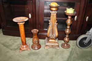 lot 274 image: Lot of (4) Candleholders - Metal (x3), Wood (x1)